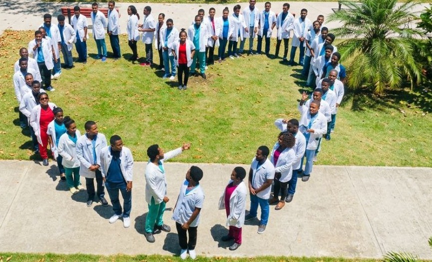 Associations étudiantes UEH