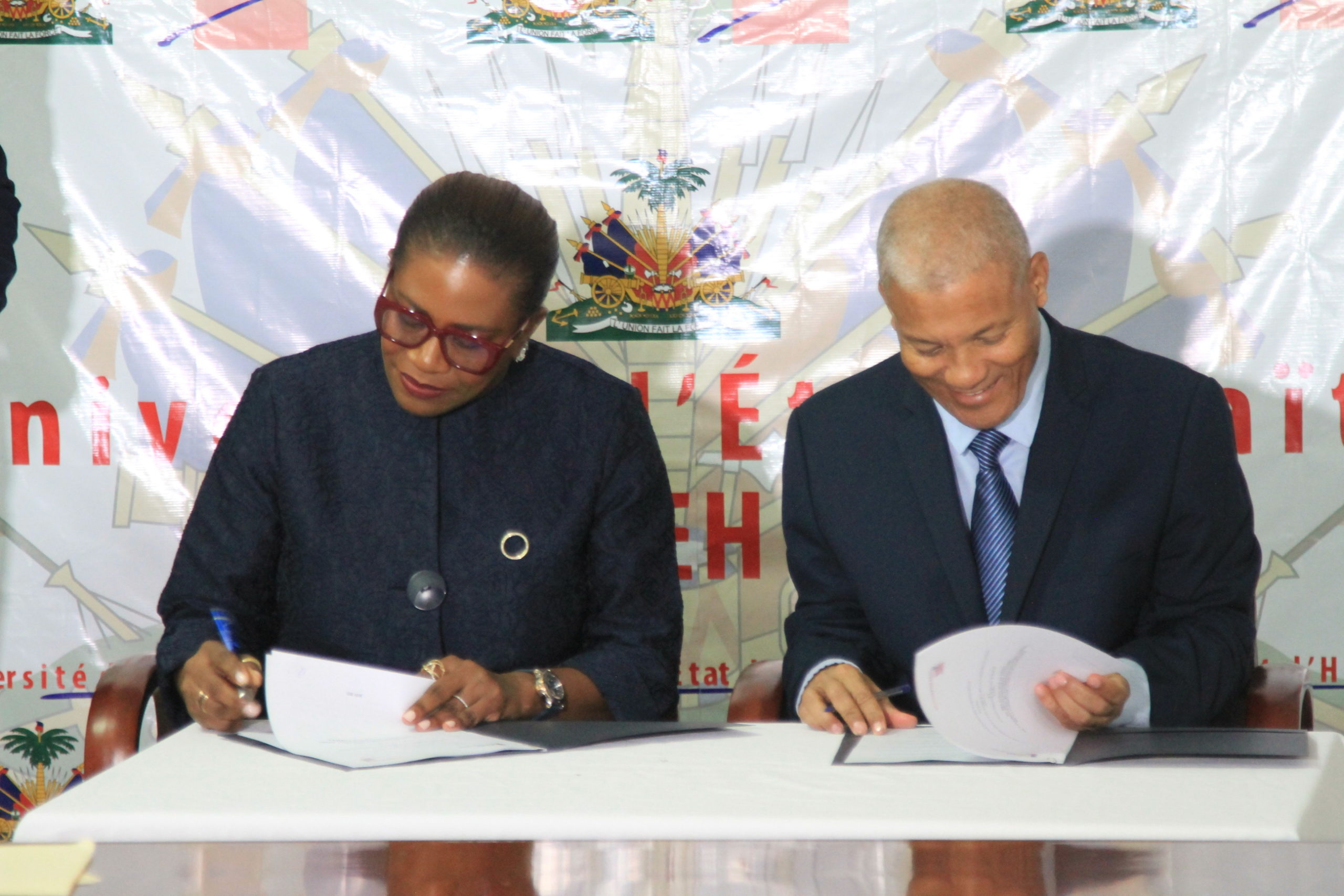 Signature d’une convention de partenariat entre l’Université d’Etat d’Haïti (MCC) et le Ministère de la culture et de la communication (MCC)