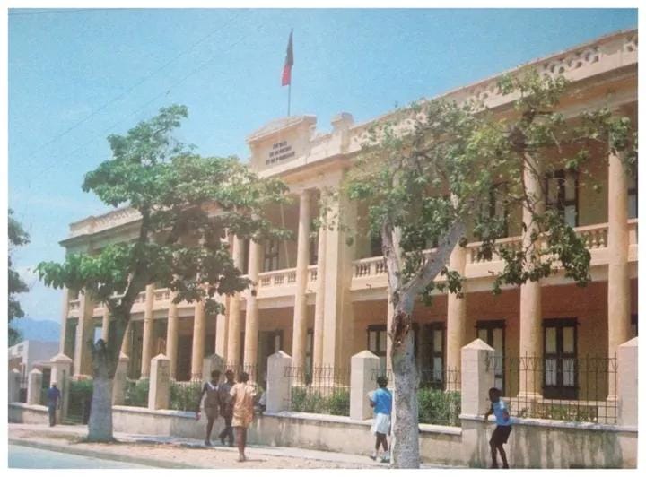 © Faculté de Médecine et de Pharmacie (FMP)